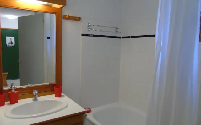 Lou Services Apartment G12 LSI 001