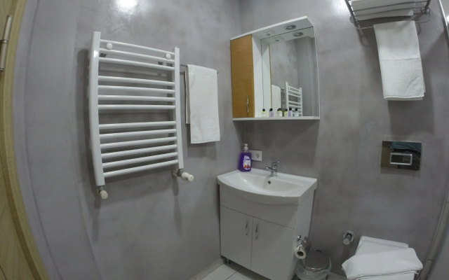 Atam Hotel & Suites