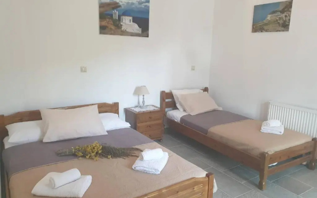Diavrouxas House in Sifnos