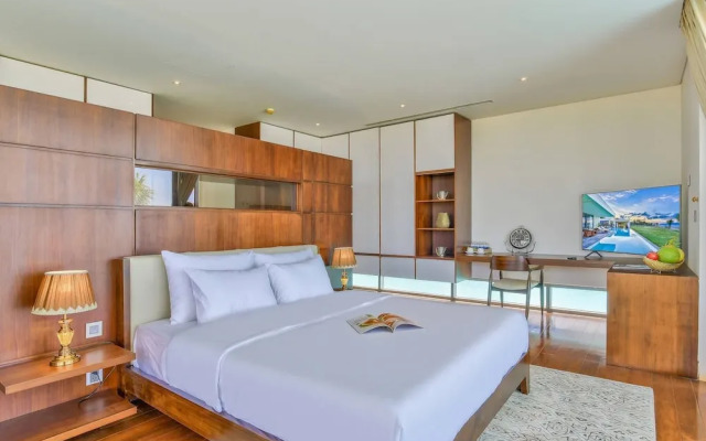 Stunning Beachfront 6br Villa W Largest Pool