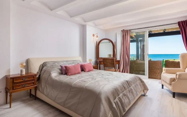 Beach Villa Dorada