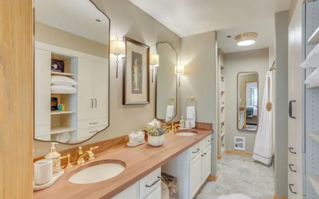 Walk to Beaver Creek Village: Cozy Condo!