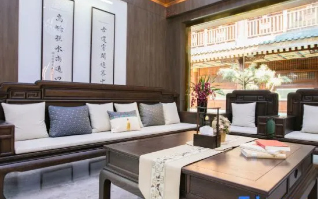 Xichang Qianxun Tangji SCHOLARS Hotel