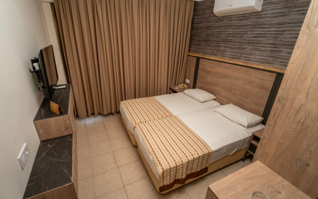 Siesta & Juniper Hotel