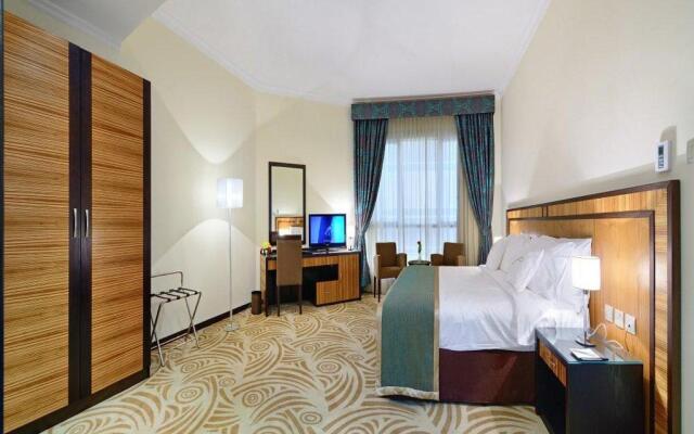 Отель Al Majaz Premiere Hotel Apartment ОАЭ, Шарджа - 1 отзыв об отеле, цены и фото номеров - забронировать отель Al Majaz Premiere Hotel Apartment онлайн комната для гостей