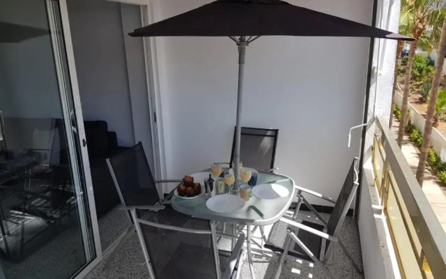 5 min walk from Yumbo 216