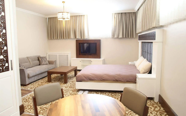 K Suites Hotel