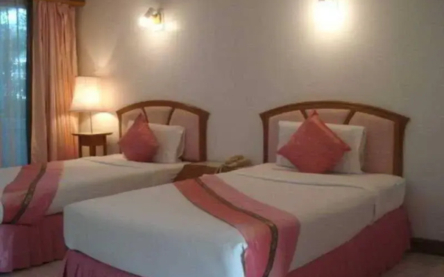 Golden Sand Inn
