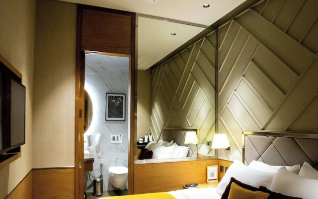 080 Transit Hotel T-1