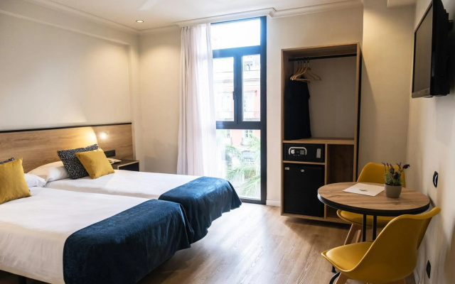 Hotel Adonis Capital