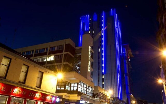 Отель Premier Inn Glasgow City - Buchanan Galleries вид на фасад