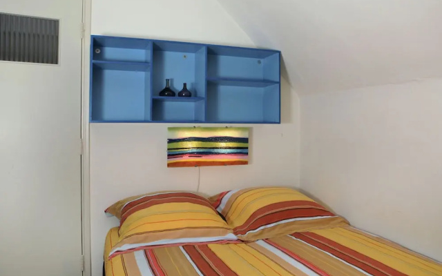 Holiday Home With Roofed Terrace, Barbecue & Garden in Bentelo