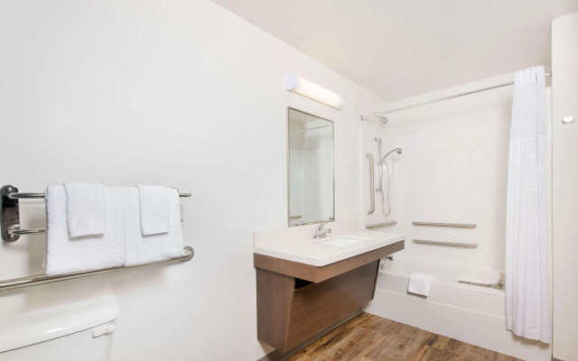 WoodSpring Suites Savannah Pooler