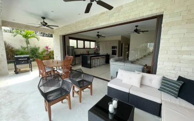 Luxury House Tomanoa - 10pers - 4rooms - Pool - HotJacuzzi - Speed Wifi -waterfall