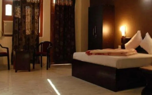 Hotel Corbett Regency