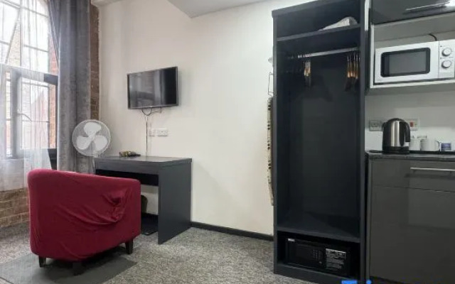 Studio - Sleeps 2 - Parking - Wifi