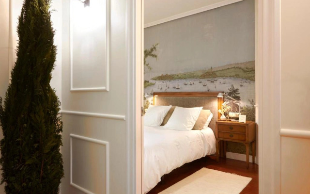 Deluxe Apt-Views to historic Maria Cristina Hotel