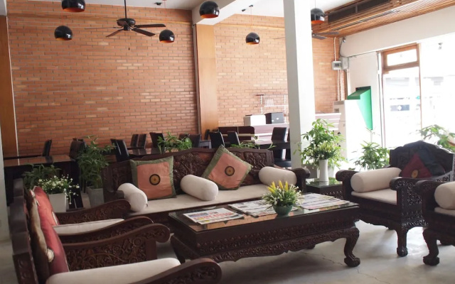 RoongRuang Hotel