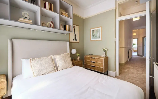 Classic Edwardian Flat near Emirates