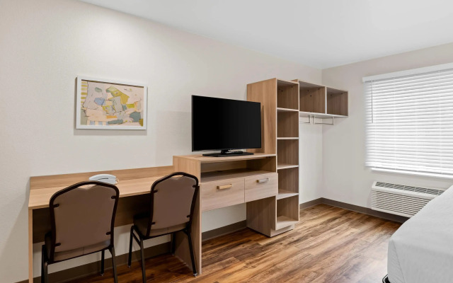 WoodSpring Suites Richmond Airport