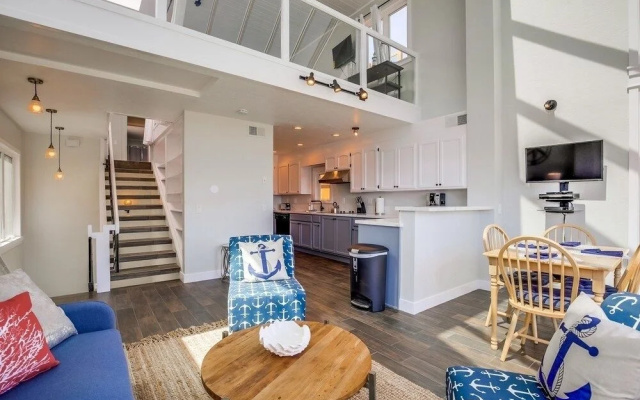 Bay Style 3 - 4 Br Home