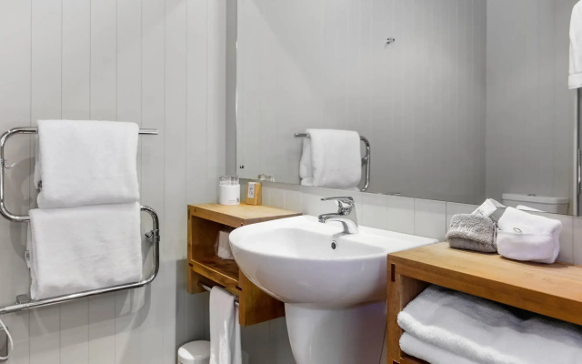 Koura Lodge