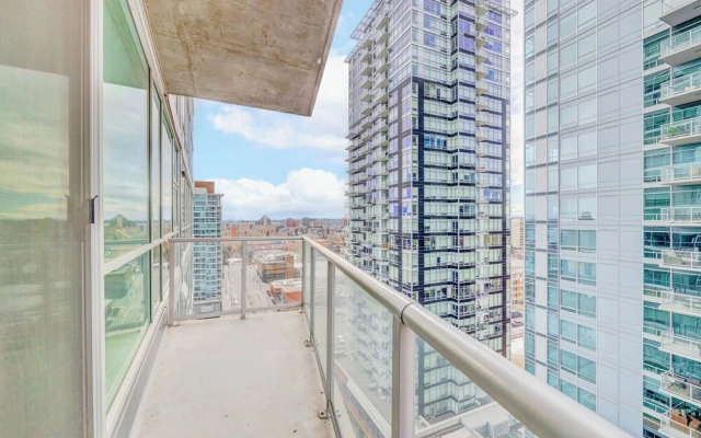 Calgary Tower & Stampede Park Urban Retreat
