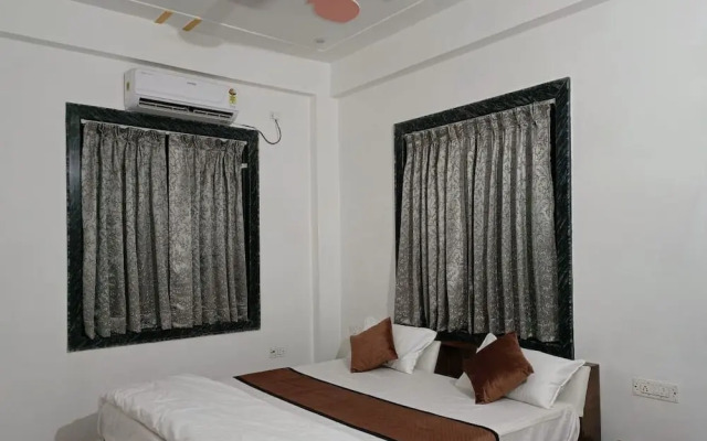 Brajdham Hotel Barsana