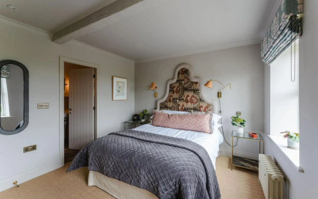 Three Acres Inn & Restaurant