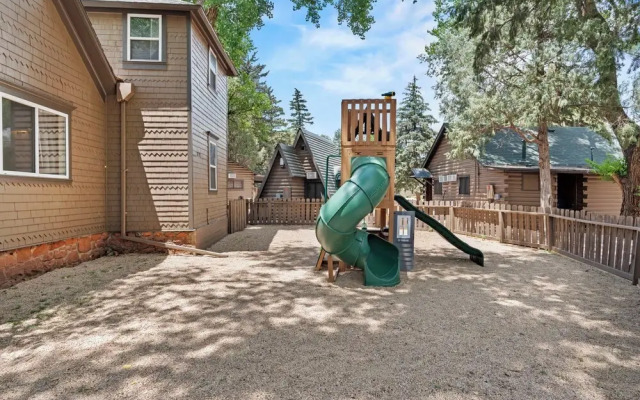 Timber Lodge Cabin 7