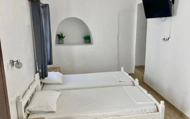 Pals Studios Pefkos