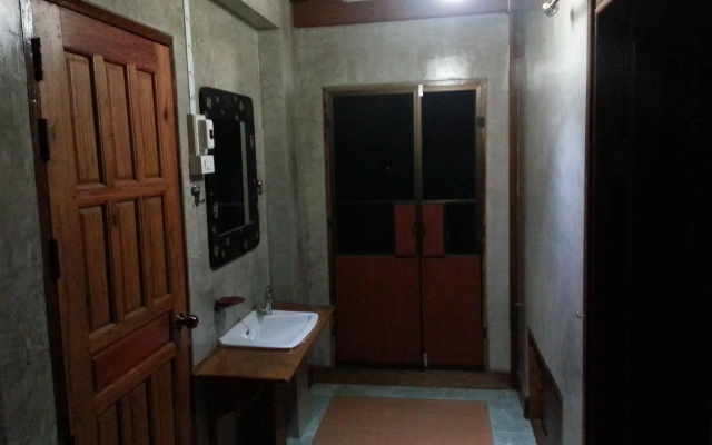 Rim Nam Kong Homestay