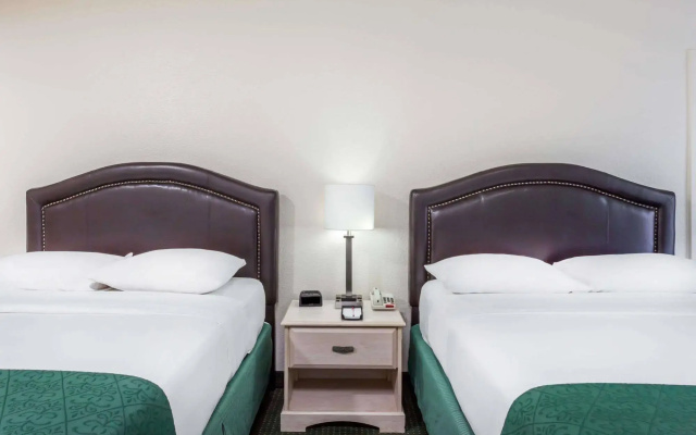 Simple Rewards Inn