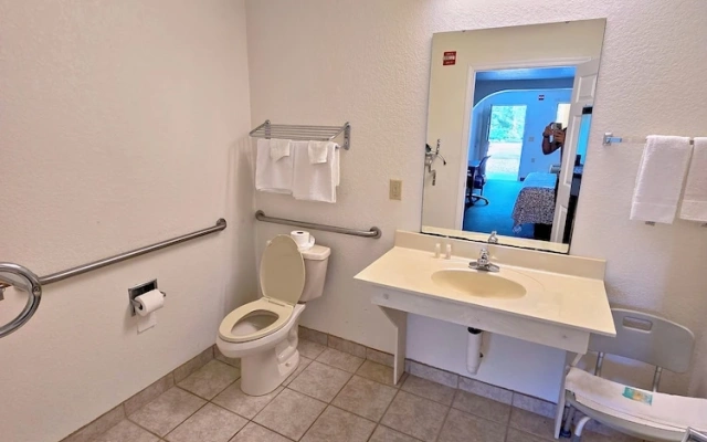 Garden Inn & Suites