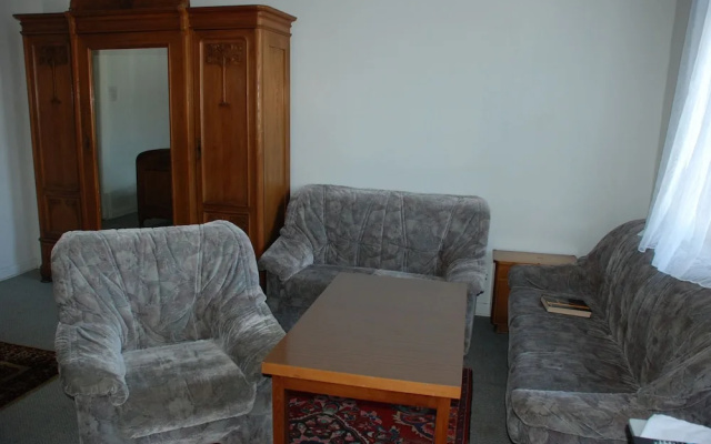 Hotel Schwarzaquelle