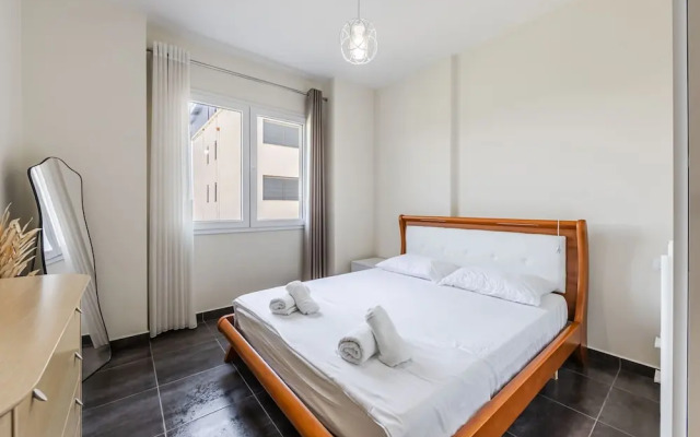 The Seabreeze Apartment 1BR in Gjiri i Lal zit