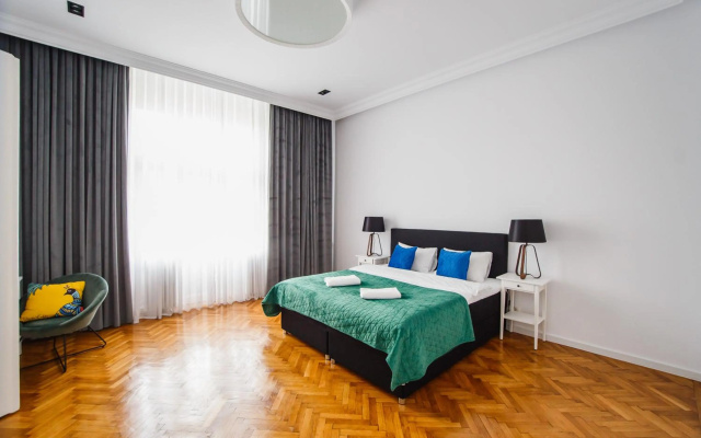 Spacious RiverViews Apartment near Piata Unirii