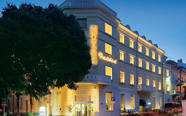 Hotel President Split вид на фасад