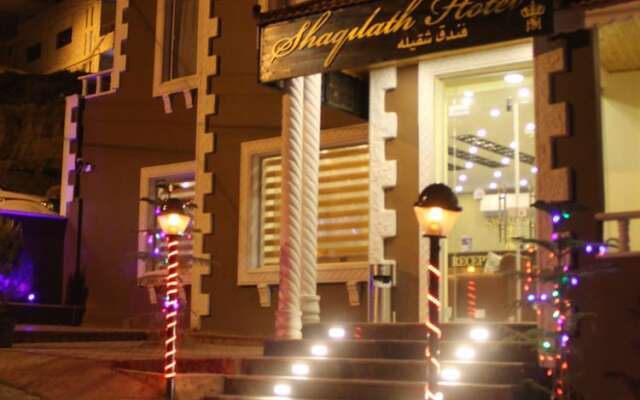 Отель Shaqilath Hotel Иордания, Вади-Муса - отзывы, цены и фото номеров - забронировать отель Shaqilath Hotel онлайн вид на фасад