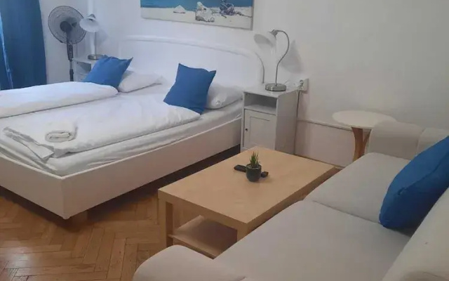 Modern 2BR Apartment Well Connected