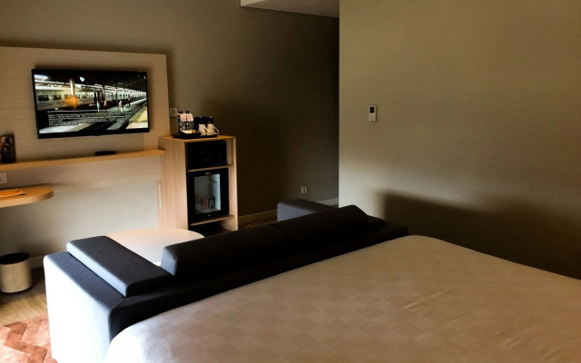 Mercure Solo