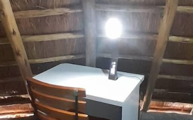 White Cat Farm Hut Inn