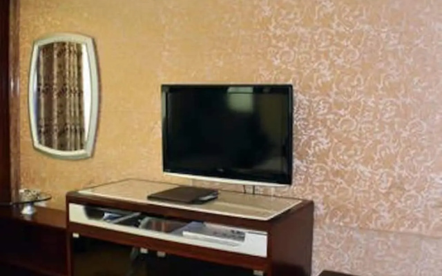Huayun  Hotel (Heyuan Wanlongcheng Branch)