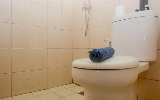 Comfort with City View Studio Tifolia Apartment