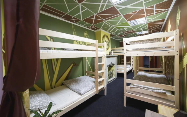 Art-Hostel Contrast
