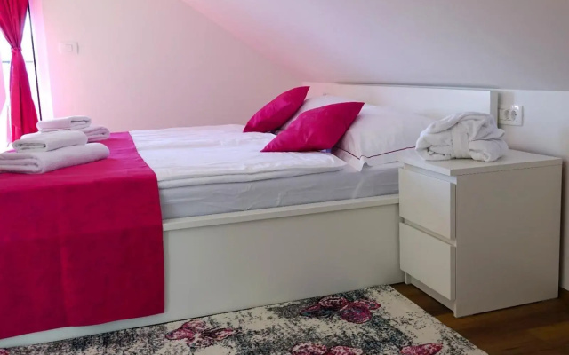 Inin Apartments