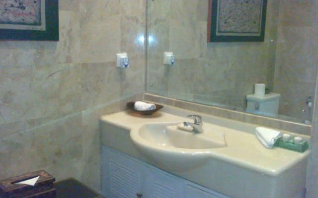 Bali Court Hotel and Apartments