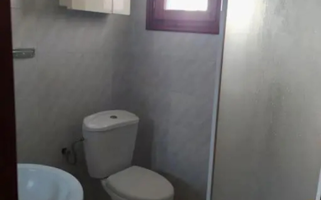 Villa Litsa! Quiet place, beautiful garden, near beach!