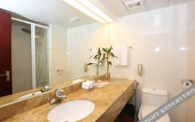 Dong Yue Hotel