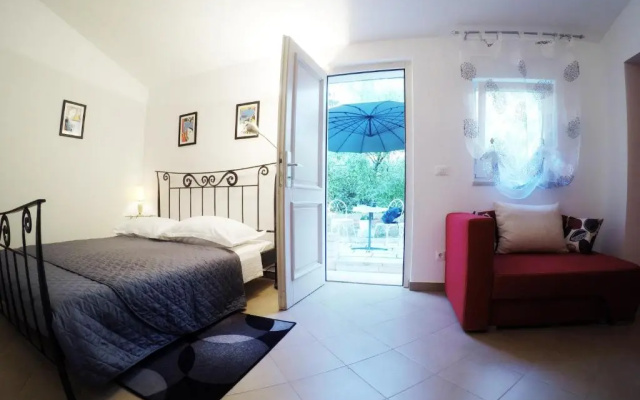 Studio Apartment Adriana